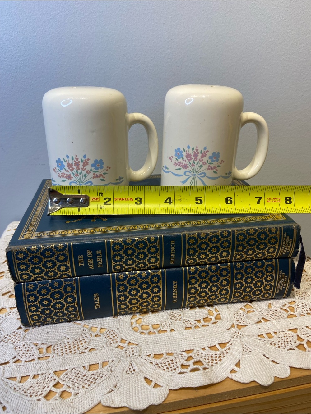 Vintage Ceramic Cottagecore Salt and Pepper - Picture 6 of 7